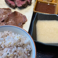 肉寿司 肉和食 KINTAN コレド室町 - 牛たんとみすじ