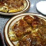 Yoshida Okonomiyaki - 肉とハンバーガー風