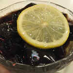 古都台南担々麺 - 「仙草」：亀ゼリーのような苦さは無く、
      ほんのり漢方っぽいほろ苦さ。
      