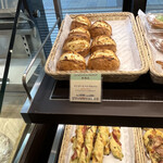 MAISON KAYSER - 夏のパン。マンゴー好きだから買う、去年も買ってたわ。。。