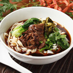 Red grilled beef noodles