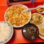 Hyakkirou - 肉豆腐ライスとサービスの野菜炒めと餃子