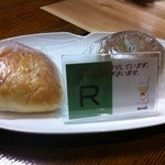 下田康生堂ぱん茶屋 - 緑茶あんぱんとクリームパン