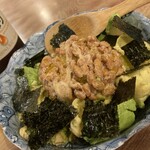 さか本 そば店 - 納豆とｱﾎﾞｶﾄﾞの塩ｵﾘｰﾌﾞｵｲﾙかけ。海苔が良いｱｸｾﾝﾄ。22.03