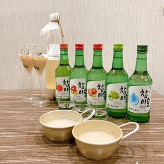 女性聚会和欢迎会也适合品尝韩式炖菜和米酒的韩国料理