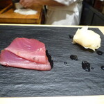 まんてん鮨 - ④かつおの玉ねぎ醤油