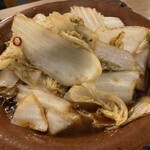 さか本 そば店 - 白菜の酢醤油炒め。鷹の爪が良いアクセント。