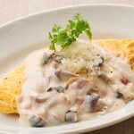 Mushroom cream sauce omelet