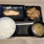 吉野家 - 料理写真:牛鮭定食 657円