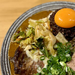 吉田カレー  - 豚・チーズ・アチャール