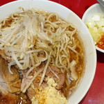ラーメン二郎 - ラーメン半分＋ニンニク多め＋白ネギ