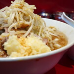 ラーメン二郎 - ラーメン半分＋ニンニク多め＋白ネギ