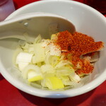 ラーメン二郎 - 待ってる間にカスタマイズ♪