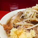 ラーメン二郎 - 豚の厚み