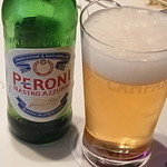 フィアットカフェ - イタリアビールのぺローニ（\800）　軽やかで飲みやすいのはイタリア人のそれみたいですね☆