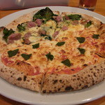 ハーブソーセージとほうれん草/マルゲリータのハーフ&ハーフ