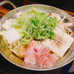 meiekikoshitsuwashokuichizen - 地鶏鍋