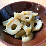 やきとり良太 - お通し（300円）