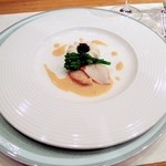 オマール海老のフランマンジェ、キャビア添え。