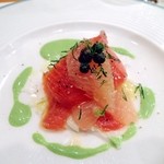 シュマンドール - マリネ、香草とガーリックの風味が心地よく、油っこくなく、塩辛くもない味わいです。周りはわさびソースでした。