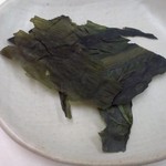 そば工房 玉江 - 配給されたわかめ
