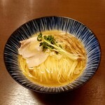 Gyokai To Chuukasoba Totoyamichi - 煮干中華そば塩