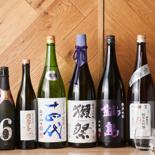 日本全国から厳選したこだわりの地酒は全40種ご用意！
