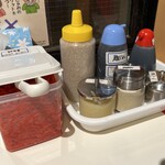 博多・薬院 八ちゃんラーメン - 【再訪】卓上のいろいろ