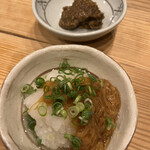 呑者屋 - なめこおろしとふき味噌。ふき味噌は初めて頂きましたが、山芋千切りやなど何に付けても合います。
お土産に買って帰りました。