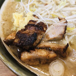 ラーメン郷 - 角切りチャーシューたっぷり　食べきれなかったので贈呈した