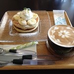 ジャストカフェ - パンケーキ＋フラットホワイト