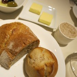 フランス料理 ル・クール - ＜2013年3月＞パン2種、バター、豚のリエット