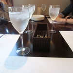 BISTY - テーブル上」