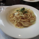 BISTY - 春キャベツ、帆立、アンチョビーのパスタ」