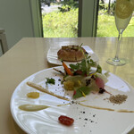 レストラン・アスペルジュ - 美瑛の畑：20種類の野菜を使った取り合せとじゃがいものパン