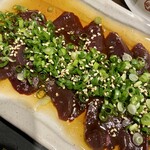 巻き酒場 くるり家 - 低温調理済のレバ刺し