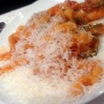 ビオディナミコ - ウンブリチェッリのナポリタンに粉チーズを山盛り