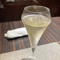 新宿 鉄板焼き YOKOTA - 贅沢Lunchコース
                    ＋1ドリンク（スパークリングワイン）