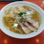 日陰 - 海老ワンタンメン 950円 ♪