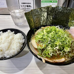 麺家 歩輝勇 - ・あっさり背脂しょうゆ 歩輝勇ラーメン 1100円 ・ライス中 100円