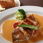 シェ・レノン - 料理写真:真鯛のポワレ