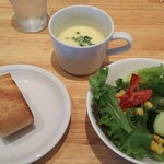 ボーノ - サービスランチのスープ  サラダ  パン