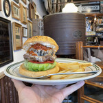 THE GIANT STEP - 【7・8月限定】 『Pepper Jack Cheese & Eggplant Salsa Burger¥1,410』 『平日ランチビールセット￥590』