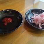 東龍軒 - 薬味と紅生姜