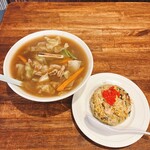 東来軒 - ちゃんぽん麺とミニチャーハン