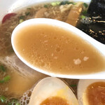 日和田製麺所 - 豚骨醤油スープ