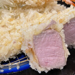 とんかつ 蒼樹 - ヒレカツ断面　低温のレアギリ
