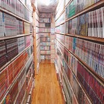 喫茶ル・コワン - 図書館のような大量のコミック