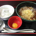 駅そば - 釜揚げしらす卵かけご飯セット 460円(税込)　(2022.8)