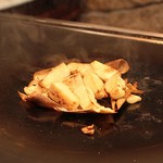 横浜うかい亭 - 筍を焼いてるところ